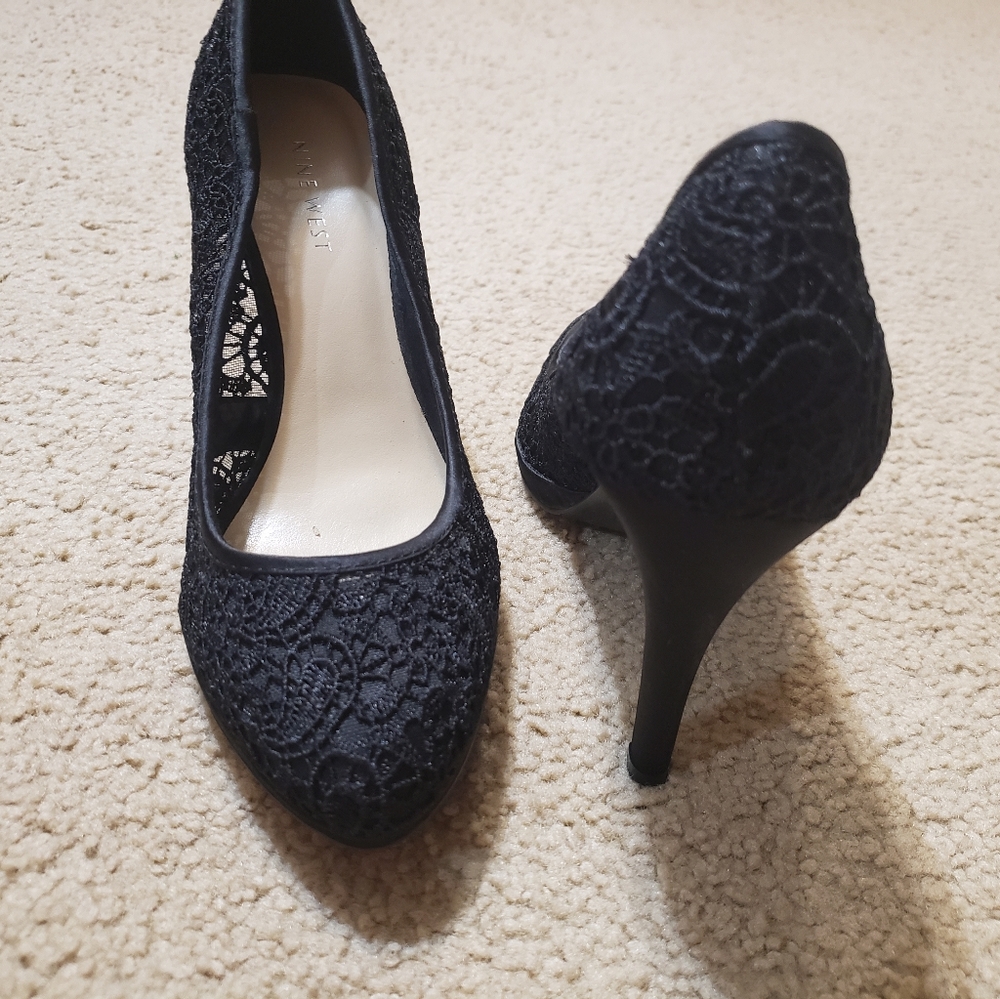 Black lace pumps